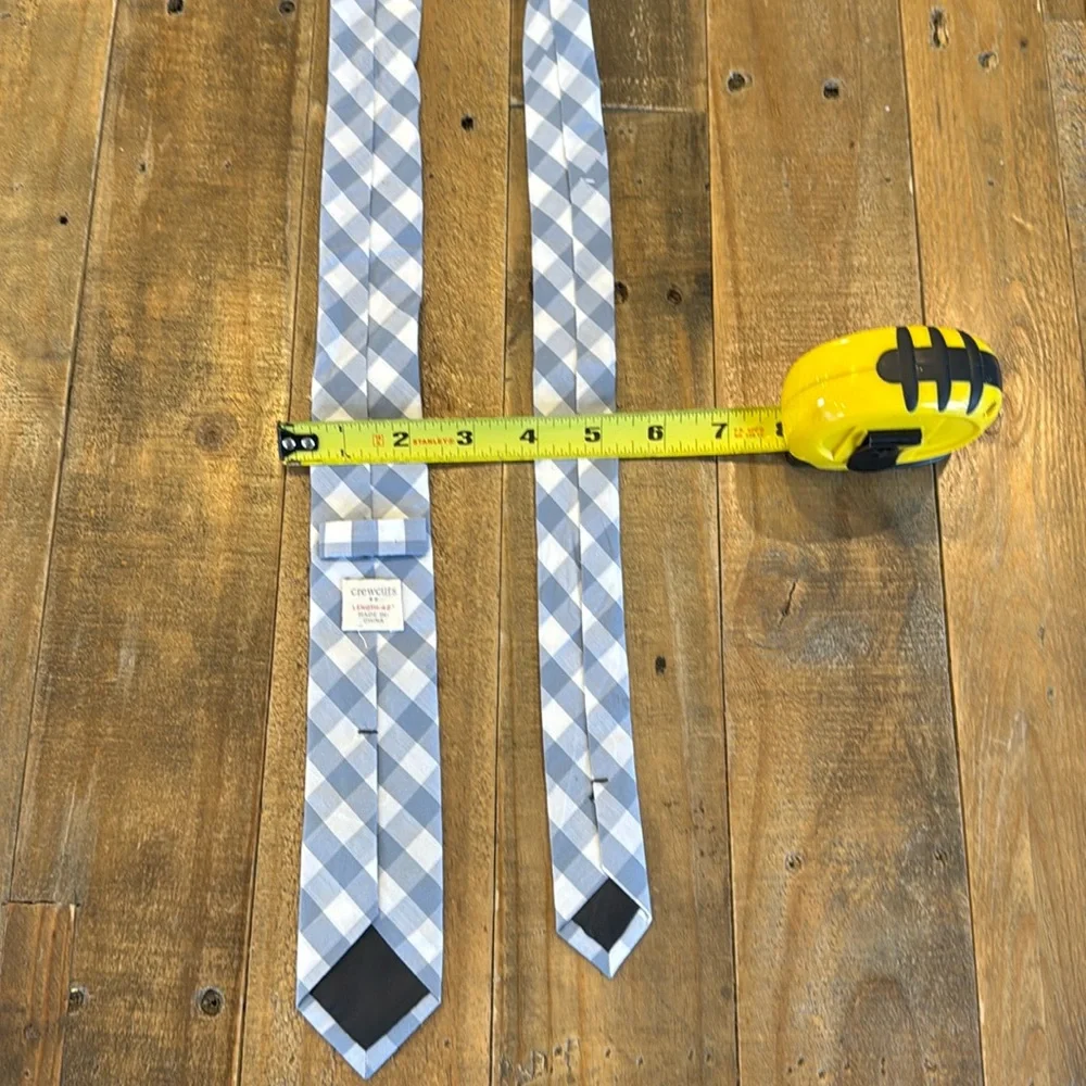 Boys crew cuts necktie  length 42 inches